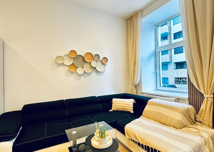 Comfy 1-bedroom Apartment, 12 Minutes From Area Apartment